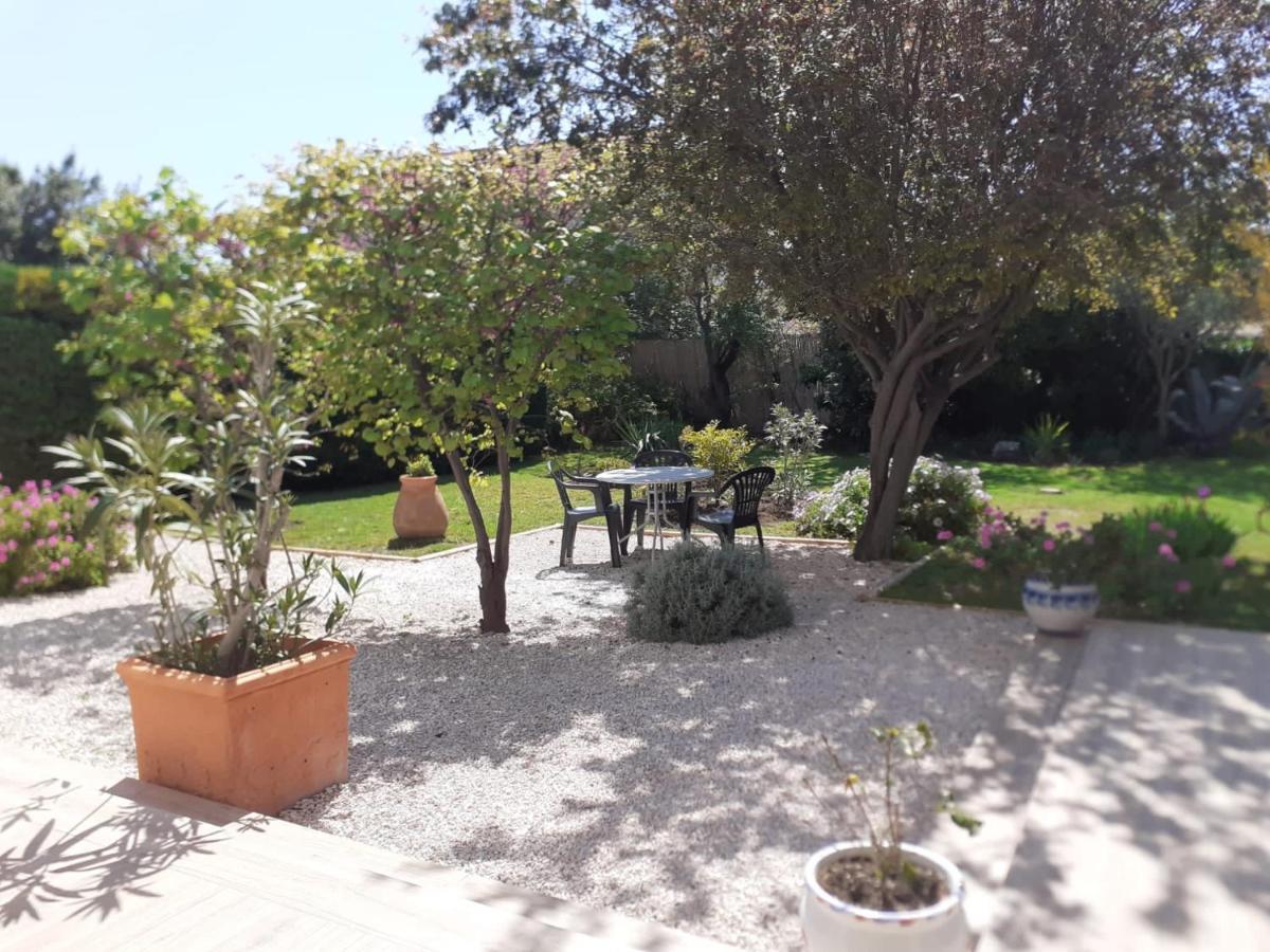 Appartement Rez De Villa Proche Port Et Plages De Sanary Exterior photo