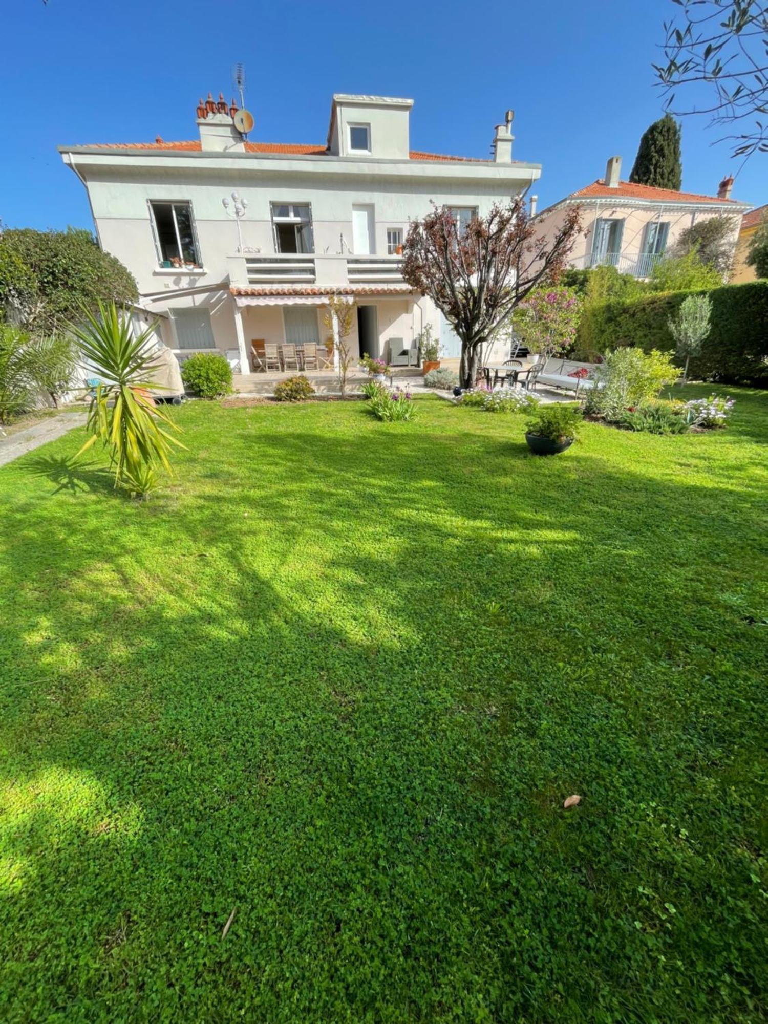 Appartement Rez De Villa Proche Port Et Plages De Sanary Exterior photo